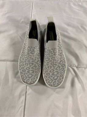 Pre loved REEBOK shoes womens size 8